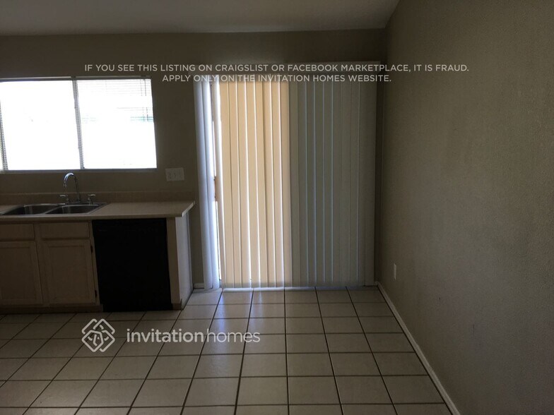 Building Photo - 10510 N 76th Dr