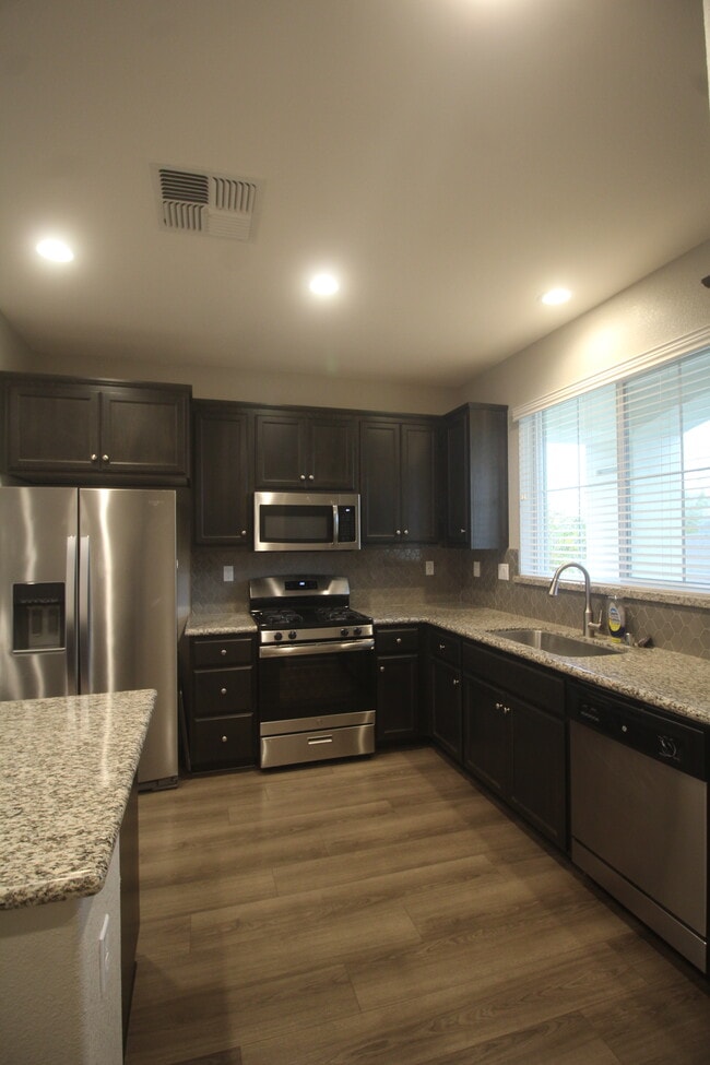 Building Photo - 3304 Sloat Run