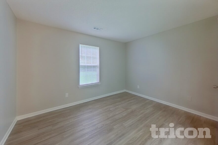 Building Photo - 1816 Oakdale Green Dr