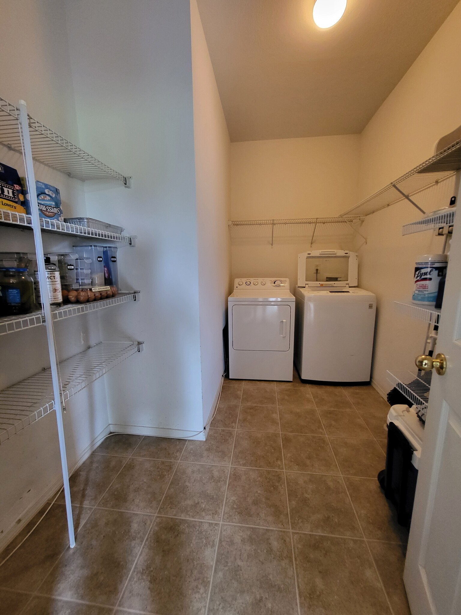 Washing Pantry - 968 Willow Creek Dr