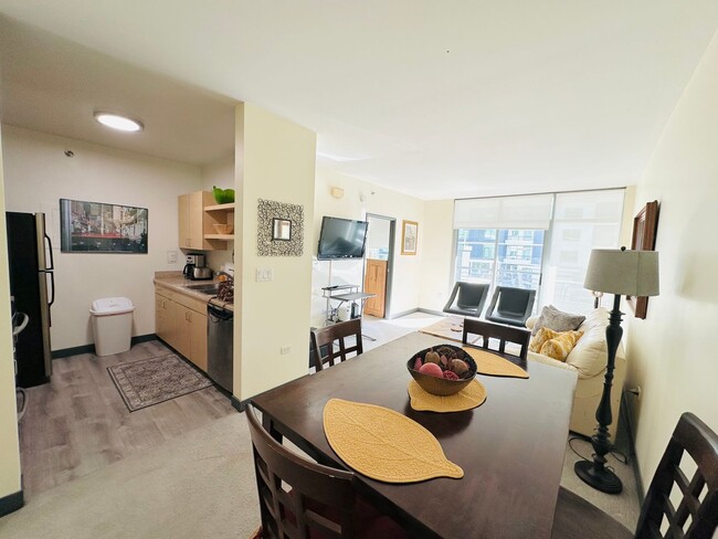 Building Photo - Furnished 1 bedroom, 1 bath in Acqua Vista...
