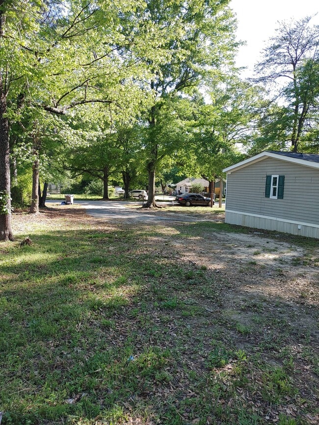 Building Photo - 30 Cambridge Dr