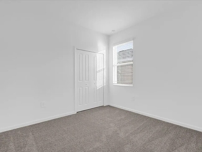 Building Photo - 4391 Pebbles Throw Dr