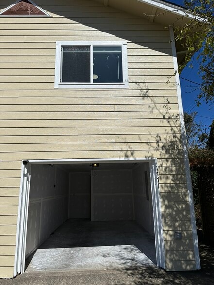 Building Photo - 1771 NE 19th St