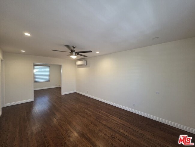 Building Photo - 102 Gaviota Ave