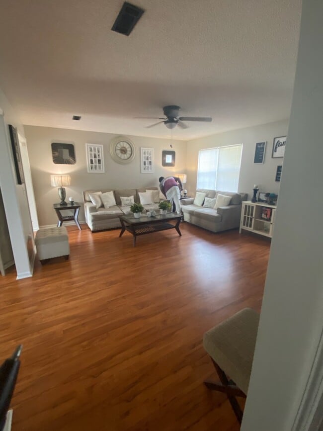 Building Photo - 158 Pebble Hill Dr N