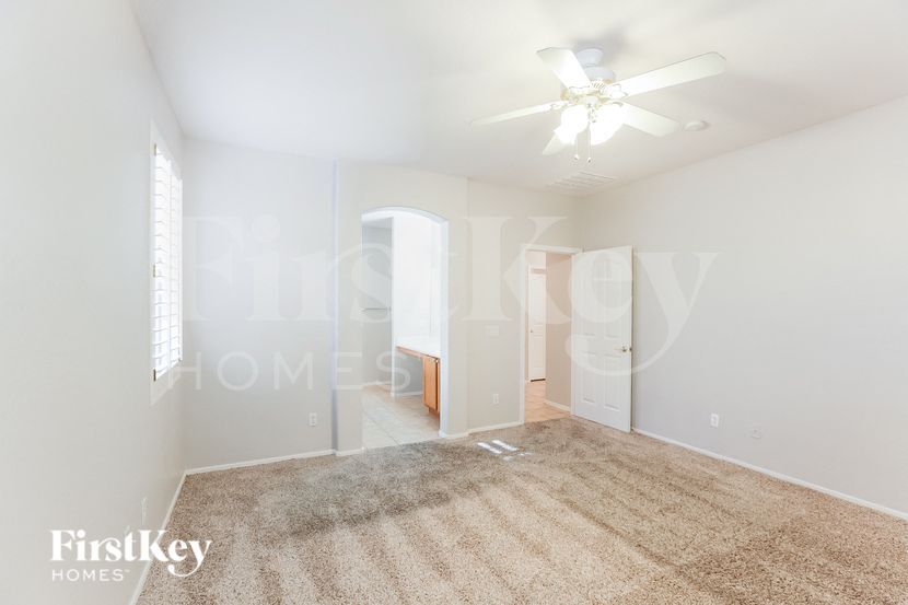 Building Photo - 15913 W Ventura St