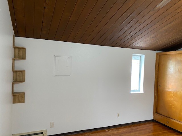 Building Photo - 3246 NE 85th St