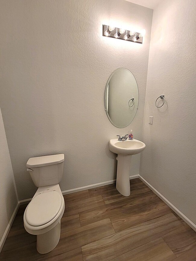 Building Photo - ALL PROSPECTIVE TENANTS MUST SUBMIT A $58 NON-REFUNDABLE APPLICATION FEE PER APPLICANT ONLINE AND...