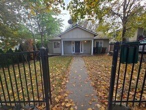 Building Photo - Large Beautiful South Hill Home! Available...