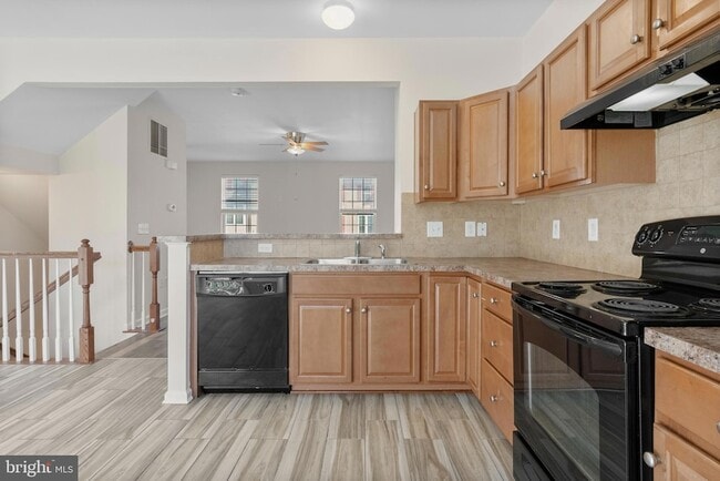 Building Photo - 407 Susan Cir