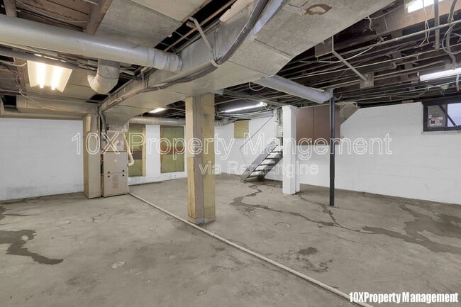 Building Photo - 563 S Burgess Ave