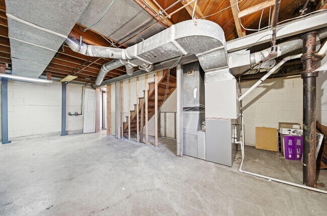 Building Photo - 532 N Drexel Ave