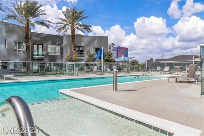 Building Photo - 4525 Dean Martin Dr