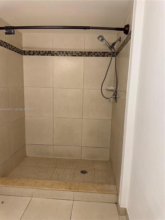 Building Photo - 1831 Sabal Palm Dr