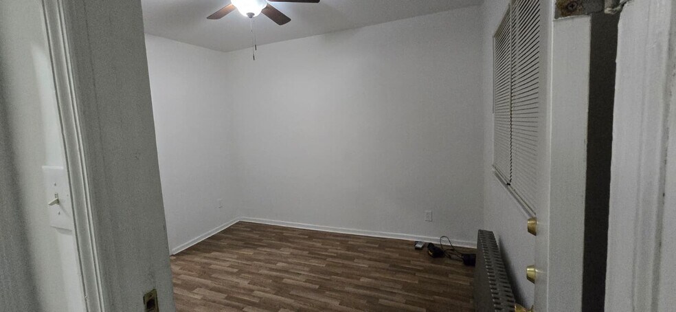 Building Photo - 3068 N Percy St