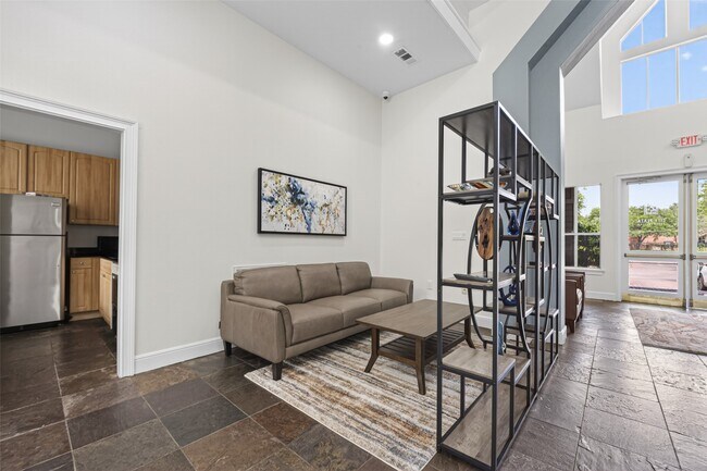 Building Photo - 1330 Old Spanish Trl