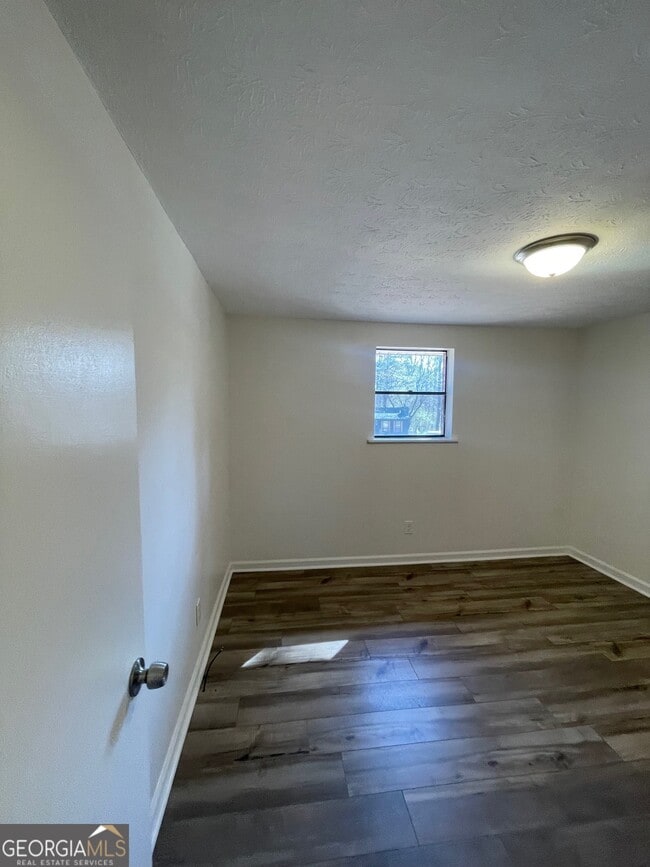 Building Photo - 150 S Meadowcliff Cir