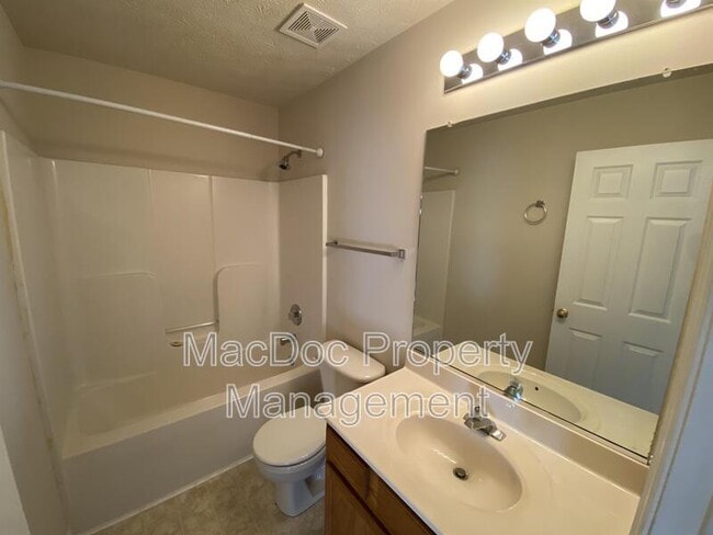 Building Photo - 9605 Coventry Creek Dr