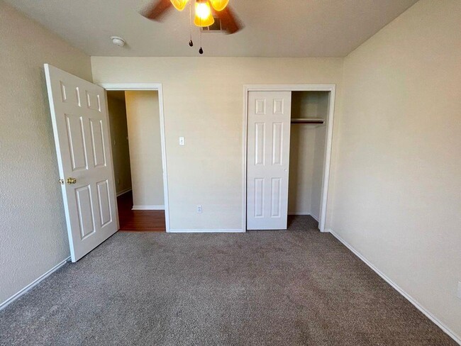 Building Photo - 17500 Dashwood Creek Dr