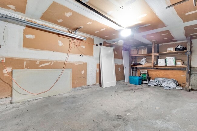 Building Photo - 41705 Broquet Dr