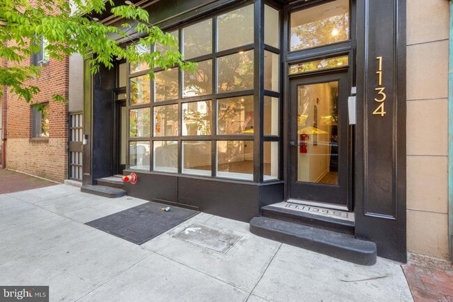 Building Photo - 1134 Pine St