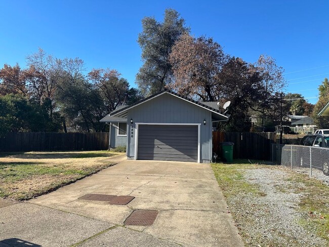 Building Photo - Move-in Special $200 off first months rent!