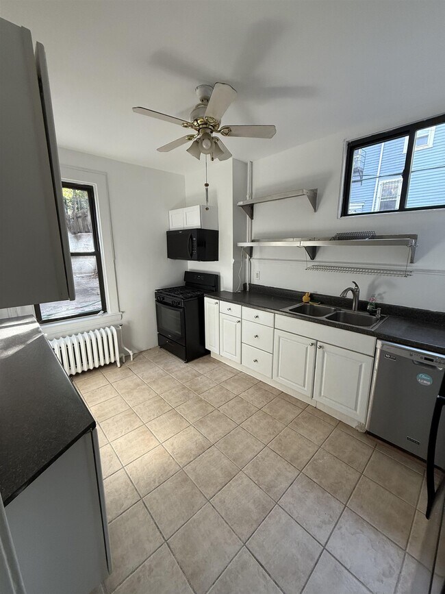 Building Photo - 644 WESTSIDE Ave