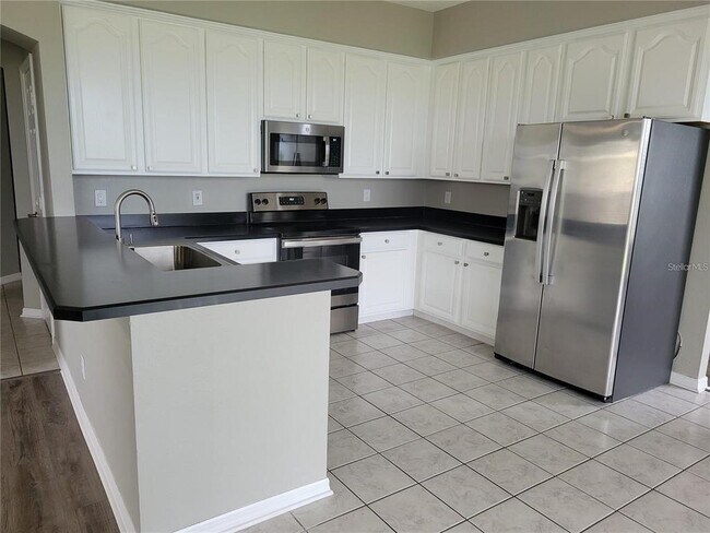Building Photo - 7215 Colonial Lake Dr