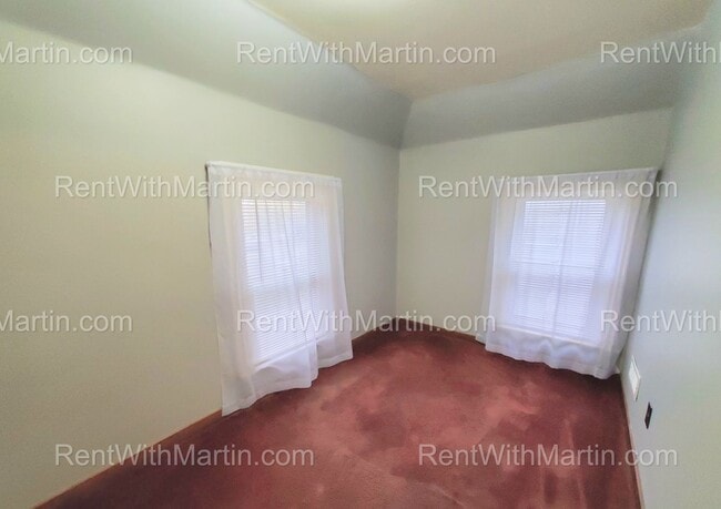 Building Photo - FOR RENT- Lovely 3 bedroom home on the West Side!