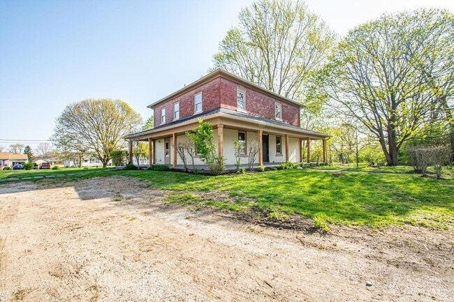 Building Photo - 117 Montgomery Ave