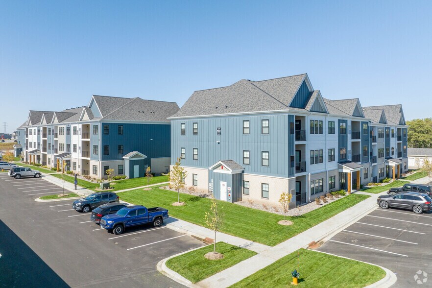 Building Photo - Elwood Apartment Homes