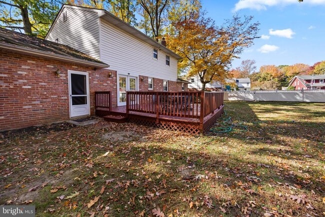 Building Photo - 24 Maple Ave