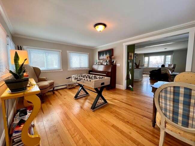 Building Photo - 67 Suncrest Terrace