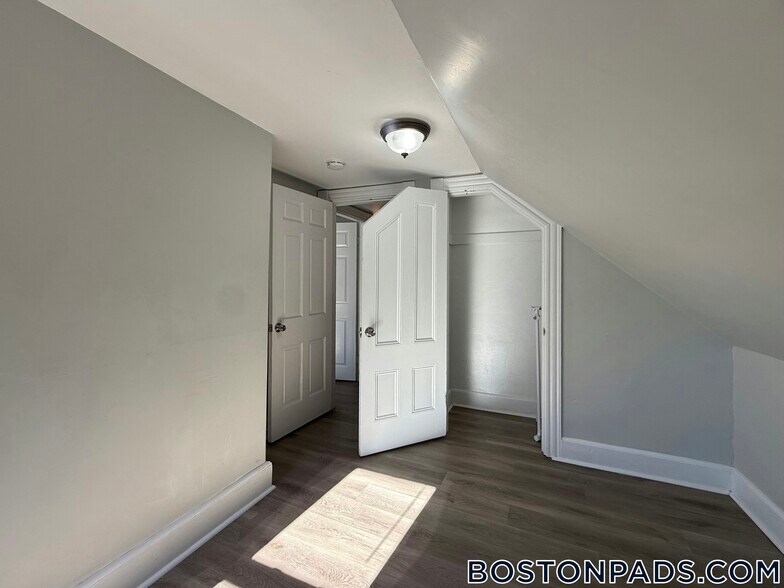 Building Photo - 6 Swetts Ct