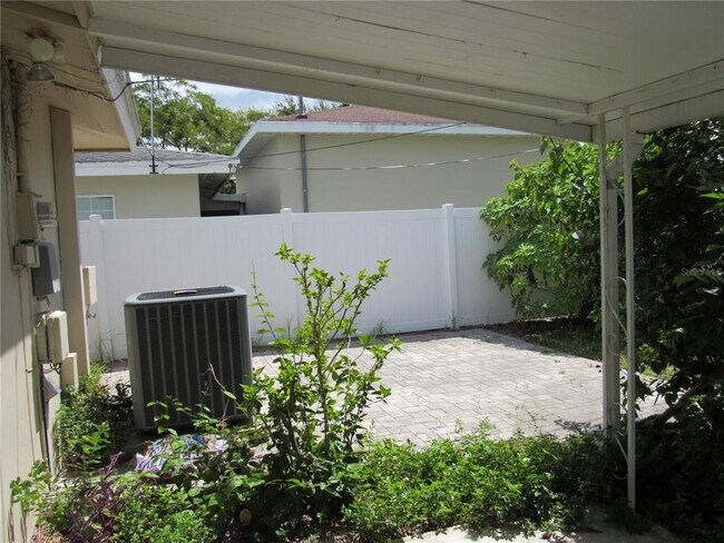 Building Photo - 2067 Timber Ln
