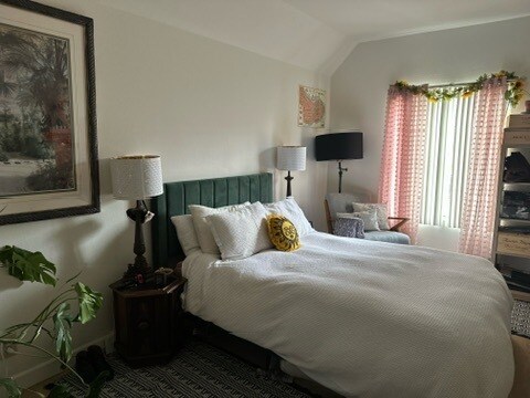 Building Photo - 550 Camino De La Reina