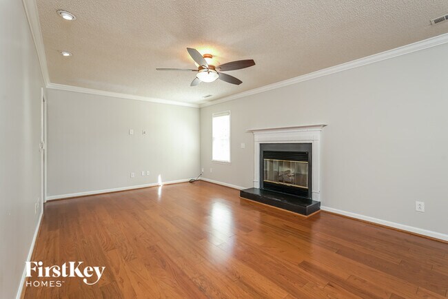 Building Photo - 790 Somerset Dr