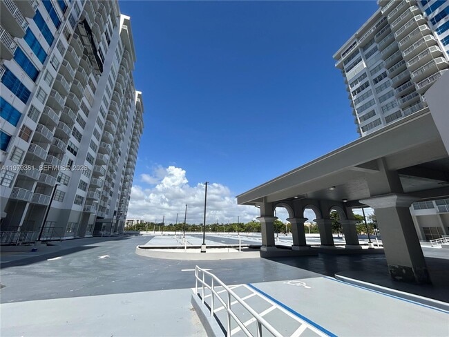 Building Photo - 18031 Biscayne Blvd