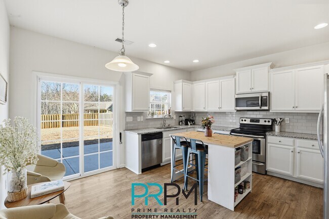 Building Photo - 249 Elmhaven Dr