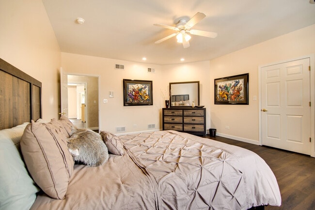 Building Photo - 30W777 Shoe Factory Rd