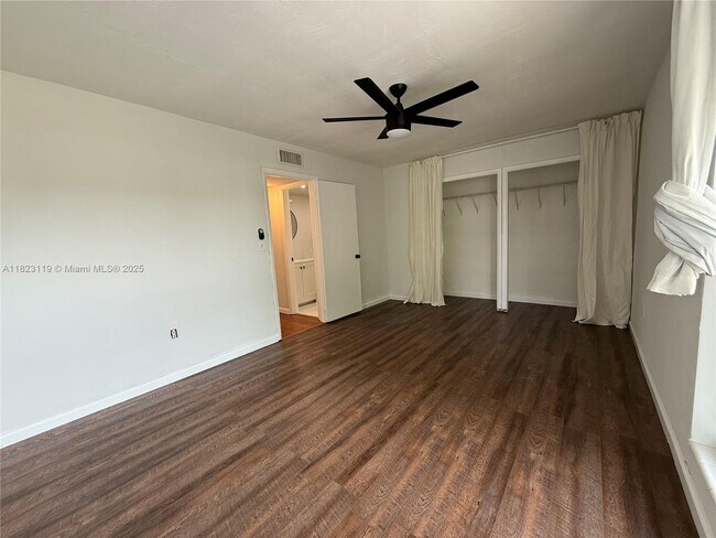 Building Photo - 8522 SW 103rd Ave