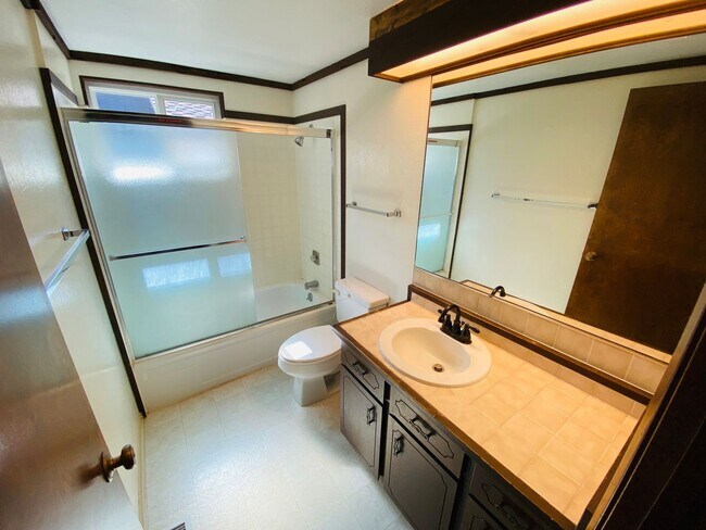 Building Photo - 3 bed 3 bath house for rent in the Tahoe Keys