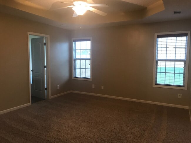 Building Photo - 125 Gage Dr