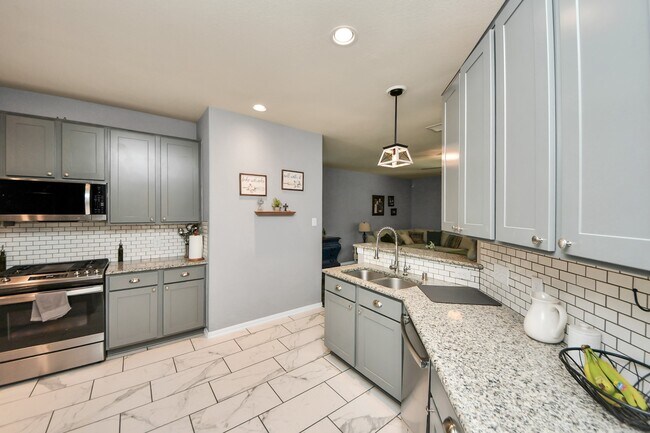 Building Photo - 32655 Timber Point Dr