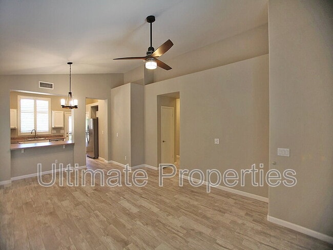 Building Photo - 3926 W Hackamore Dr