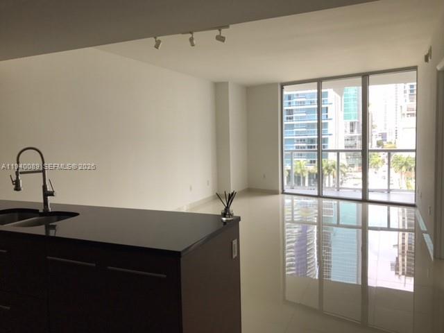 Building Photo - 475 Brickell Ave