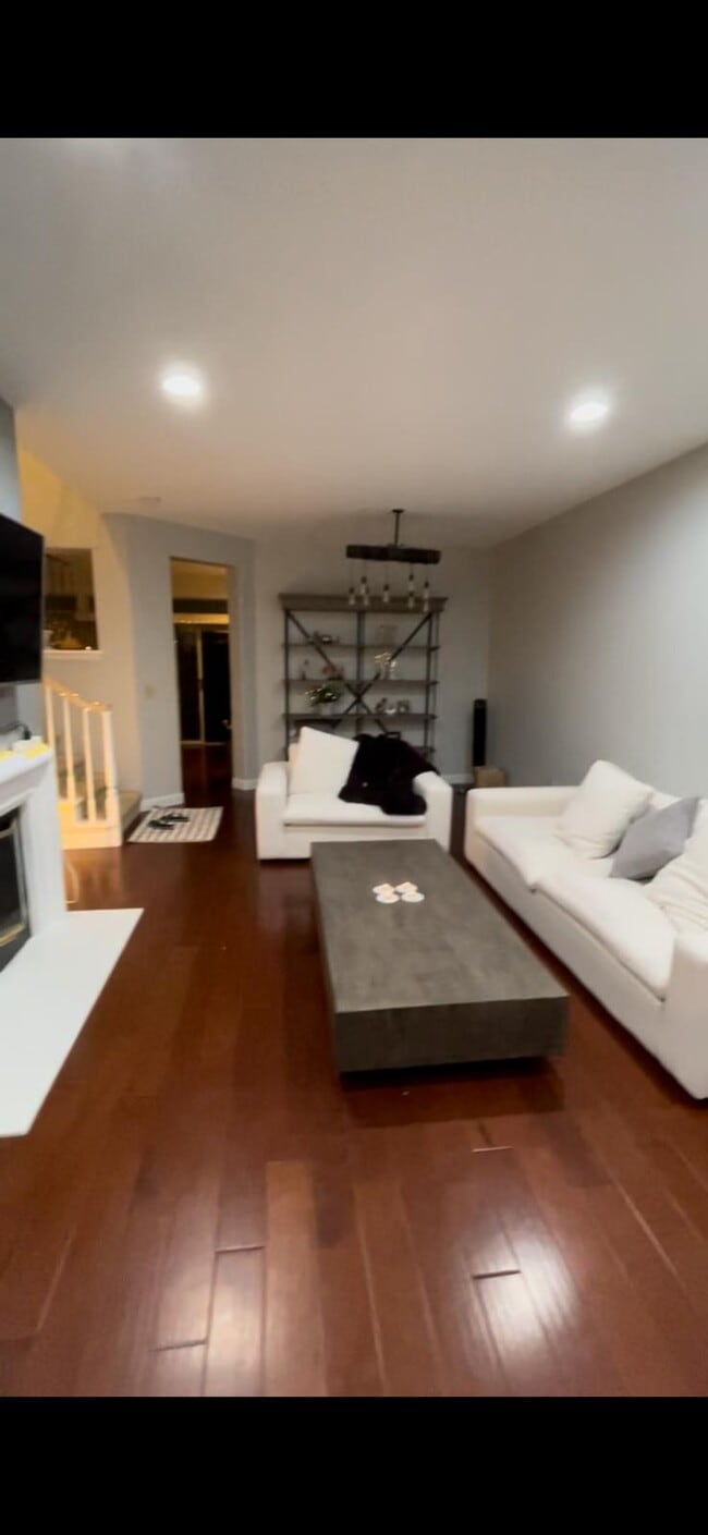 Building Photo - 522 Porpoise Bay Ter