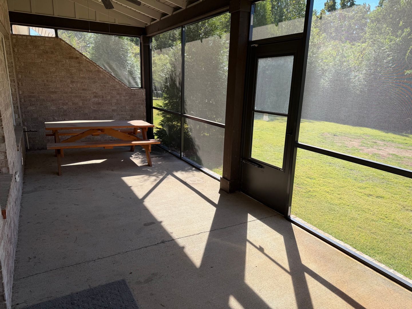 Building Photo - End Unit 3 Bedroom Townhome in Auburn