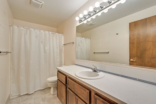 Building Photo - Single-Level Living Near South Hillsboro's Best Amenities